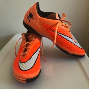 Men’s size 11 Nike Hyper venom indoor soccer cleat